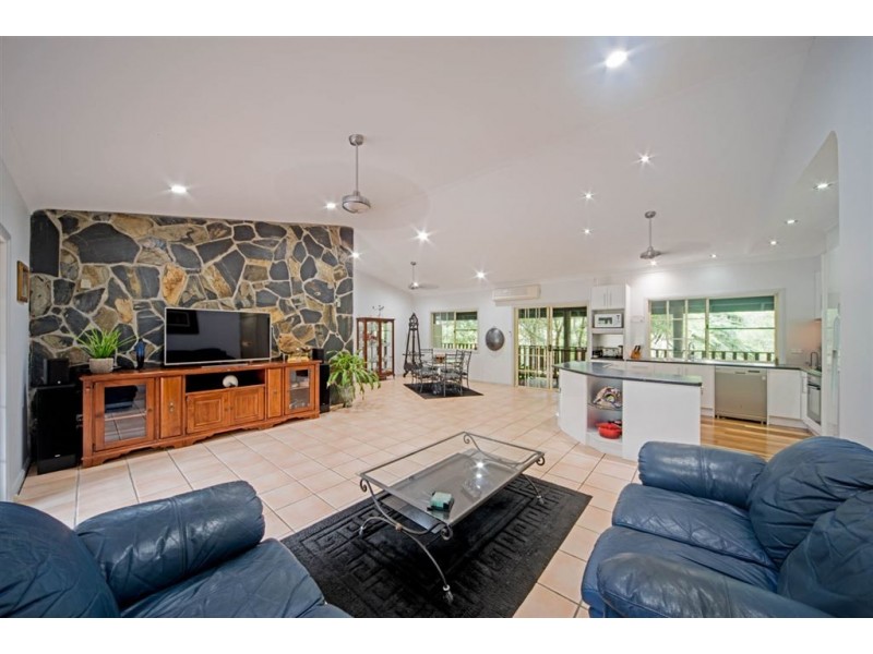 317 Sugarloaf Road, Sugarloaf QLD 4800