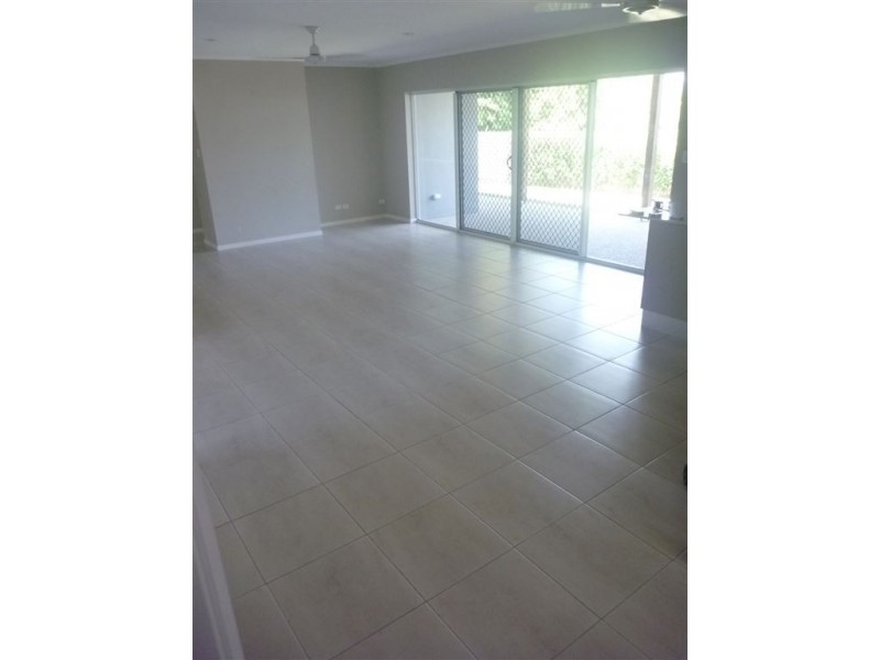 32 Ridge View Road, Cannonvale QLD 4802