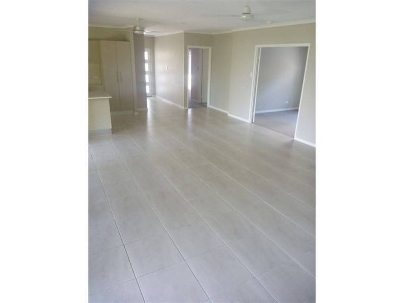 32 Ridge View Road, Cannonvale QLD 4802