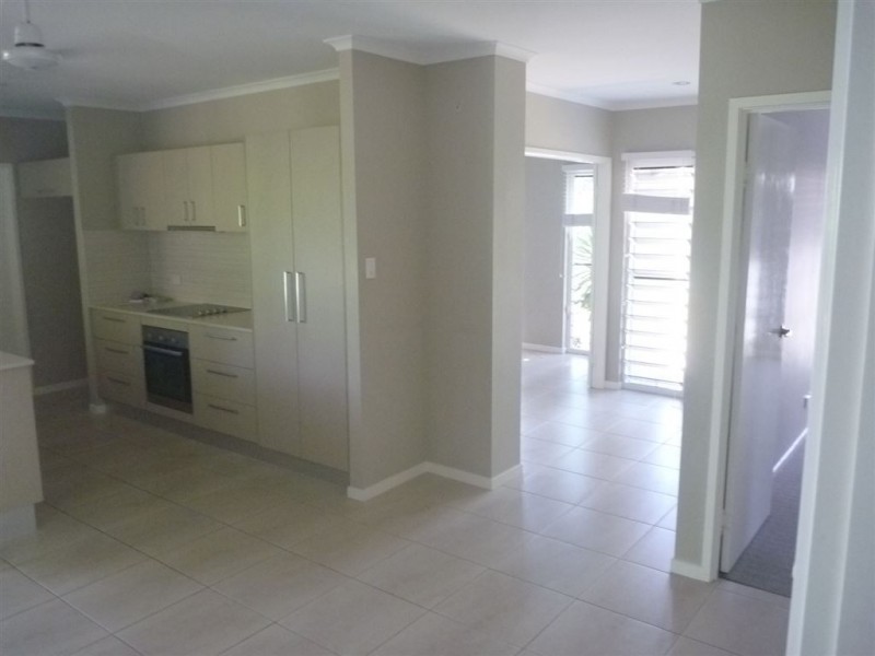 32 Ridge View Road, Cannonvale QLD 4802