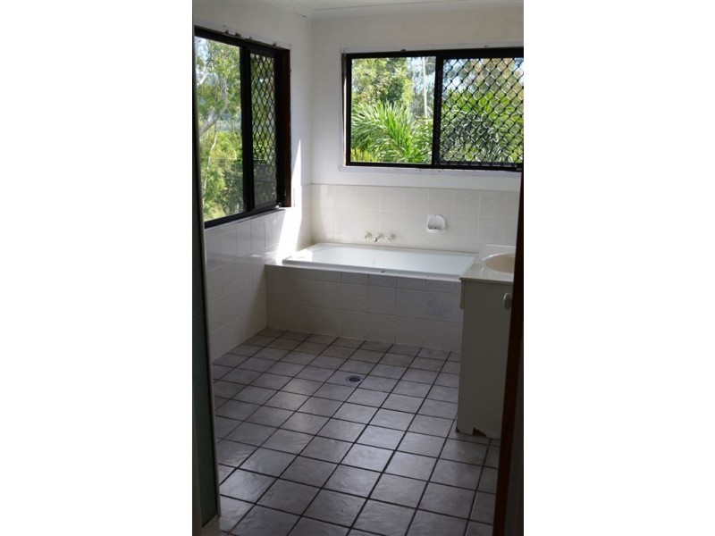 9 Alice Court, Cannonvale QLD 4802