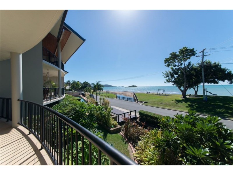 2/36 Coral Esplanade, Cannonvale QLD 4802