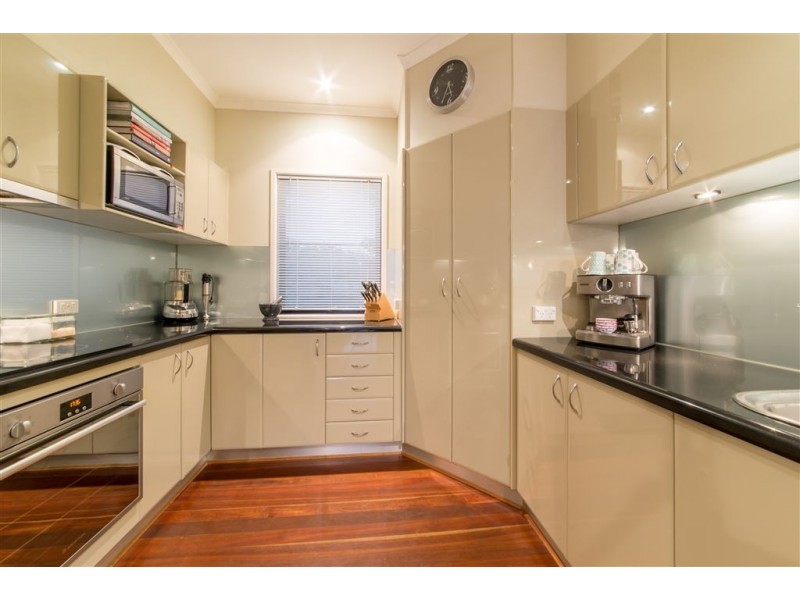 2/36 Coral Esplanade, Cannonvale QLD 4802
