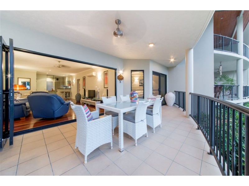 2/36 Coral Esplanade, Cannonvale QLD 4802