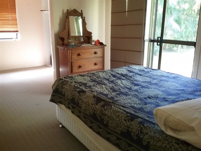 33 Tropic Road, Cannonvale QLD 4802