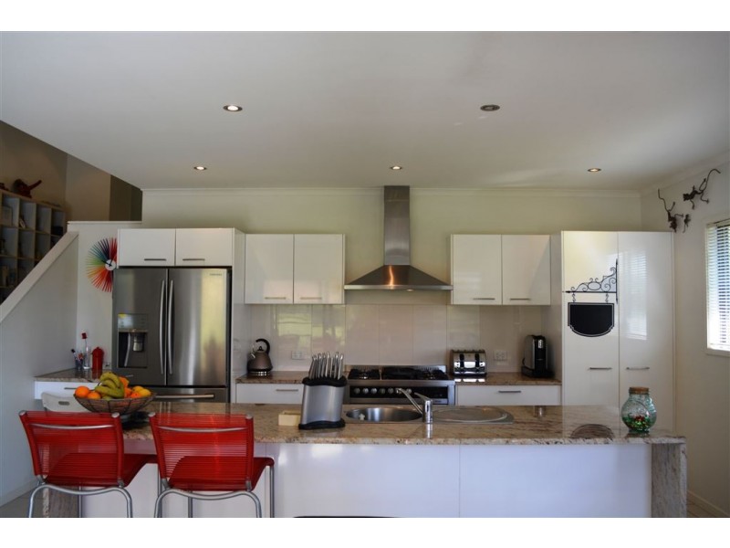 16 Parker Road, Cannonvale QLD 4802