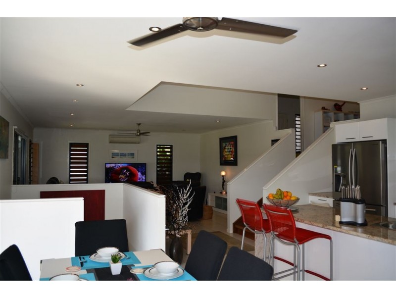 16 Parker Road, Cannonvale QLD 4802