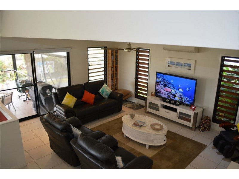 16 Parker Road, Cannonvale QLD 4802