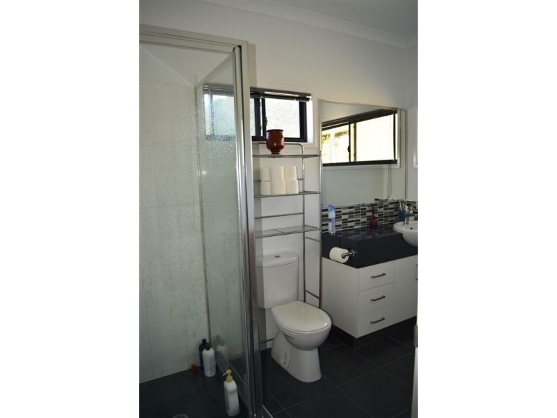 6 Parker Road, Cannonvale QLD 4802