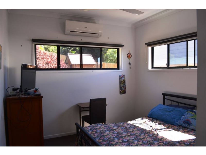 6 Parker Road, Cannonvale QLD 4802