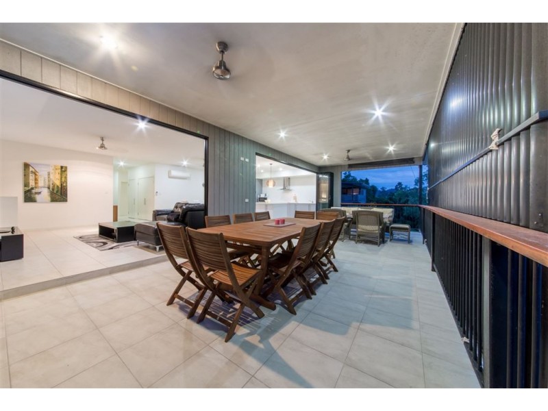 20 Whitehaven Crescent, Cannonvale QLD 4802