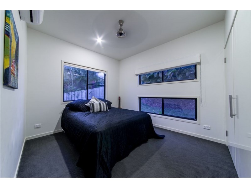 20 Whitehaven Crescent, Cannonvale QLD 4802