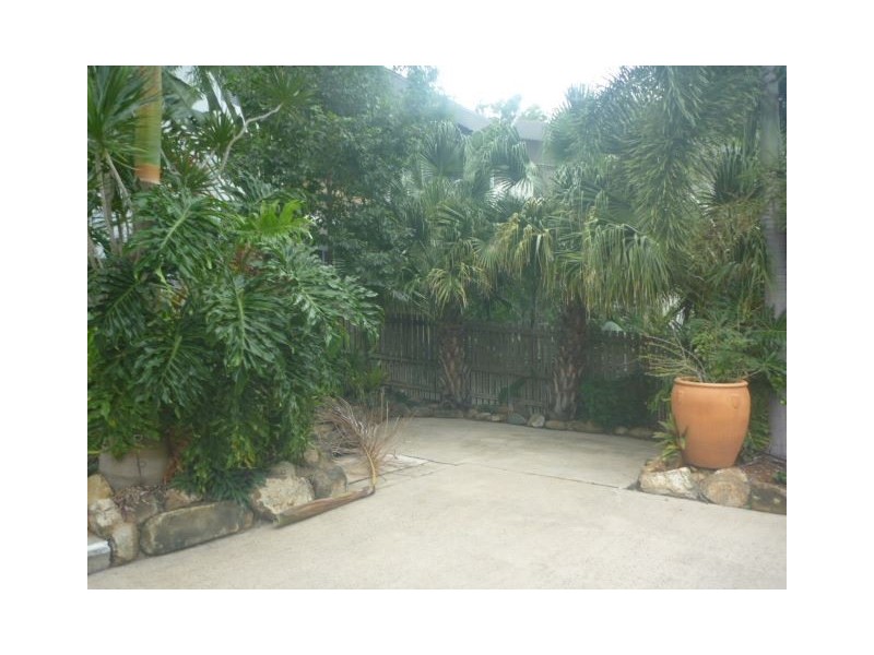 Unit 8/5 Border Drive, Cannonvale QLD 4802