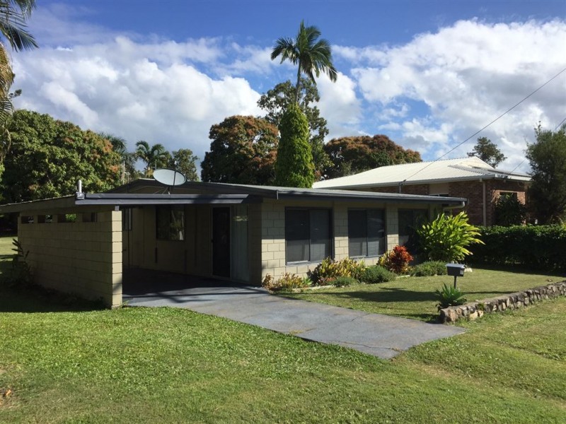 12 Schnapper Street, Cannonvale QLD 4802