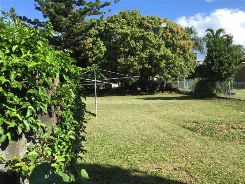 12 Schnapper Street, Cannonvale QLD 4802