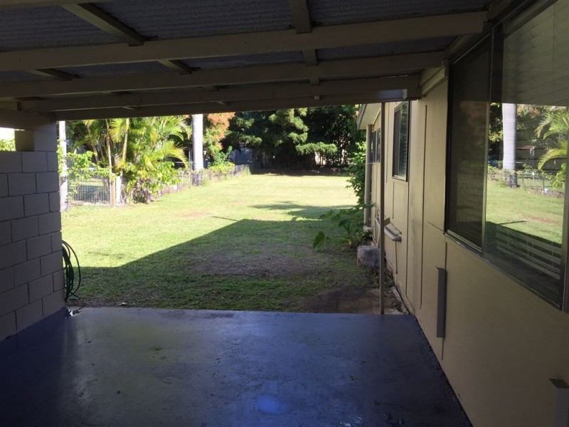 12 Schnapper Street, Cannonvale QLD 4802