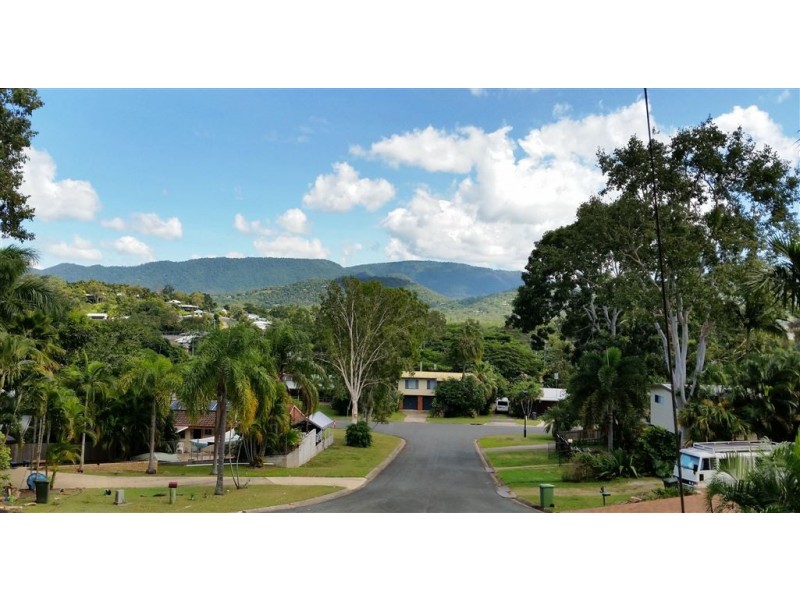 8 Coryule Place, Cannonvale QLD 4802