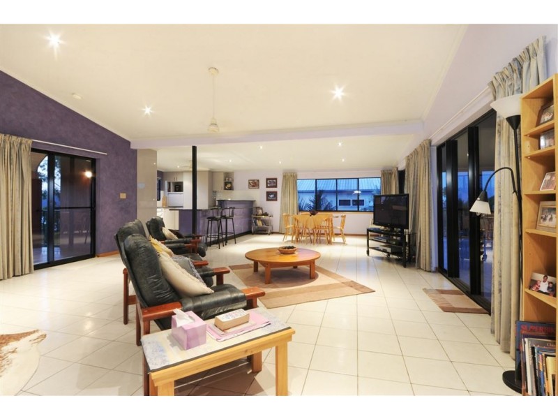 24 Illawong Street, Cannonvale QLD 4802