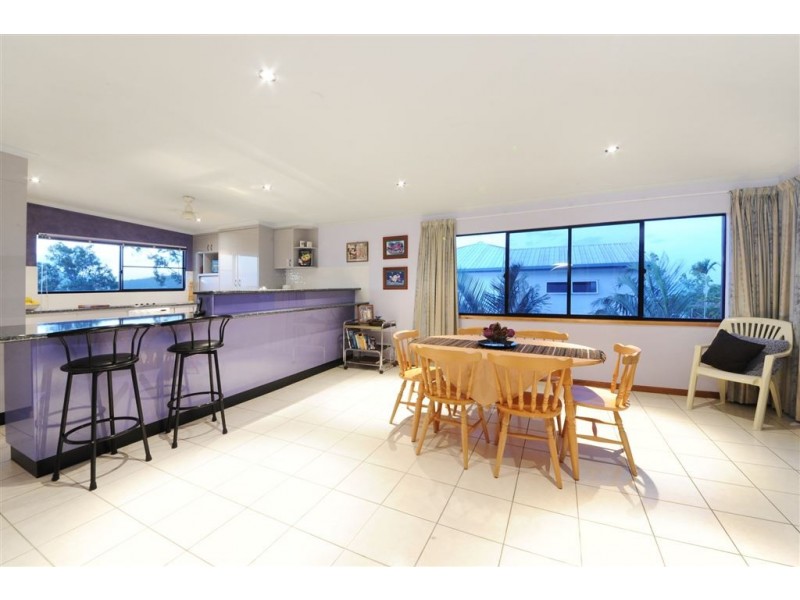 24 Illawong Street, Cannonvale QLD 4802