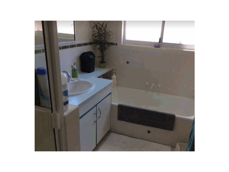 10 Country Road, Cannonvale QLD 4802