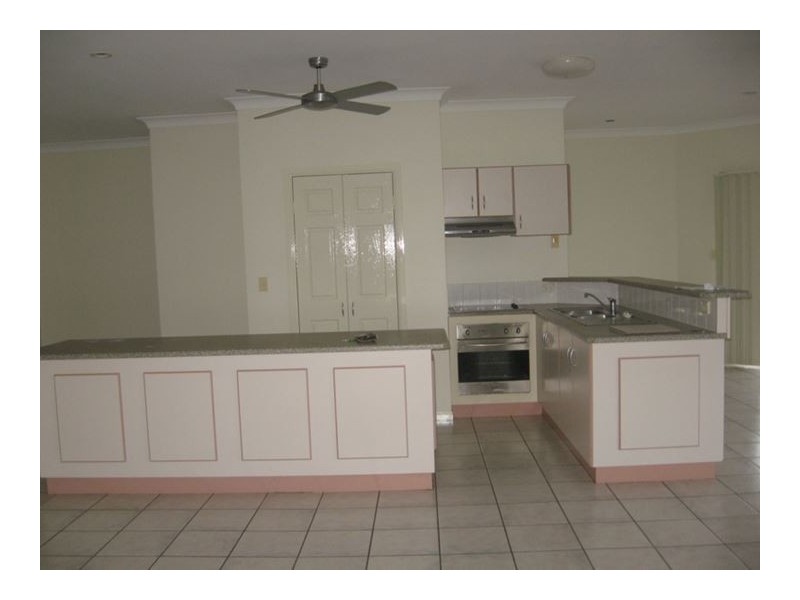 10 Country Road, Cannonvale QLD 4802