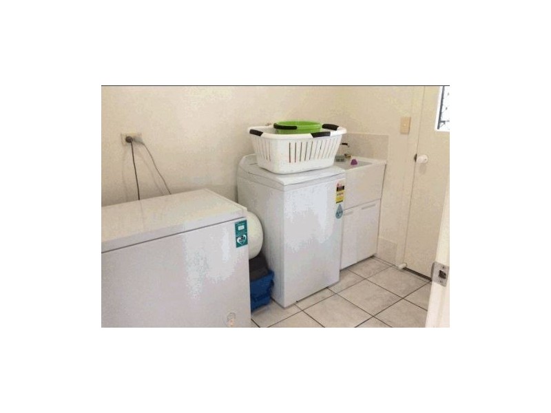 10 Country Road, Cannonvale QLD 4802