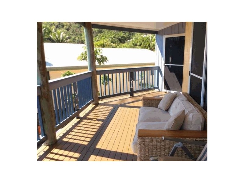 10 Country Road, Cannonvale QLD 4802