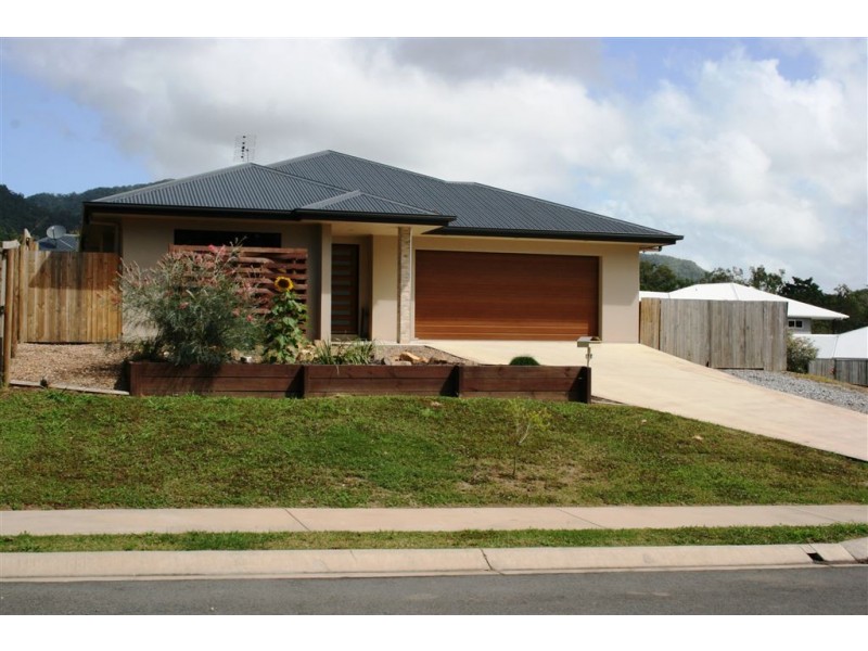 70 Valley Drive, Cannonvale QLD 4802