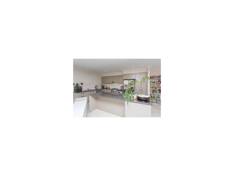 70 Valley Drive, Cannonvale QLD 4802
