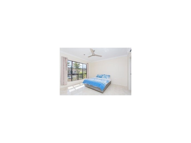 70 Valley Drive, Cannonvale QLD 4802