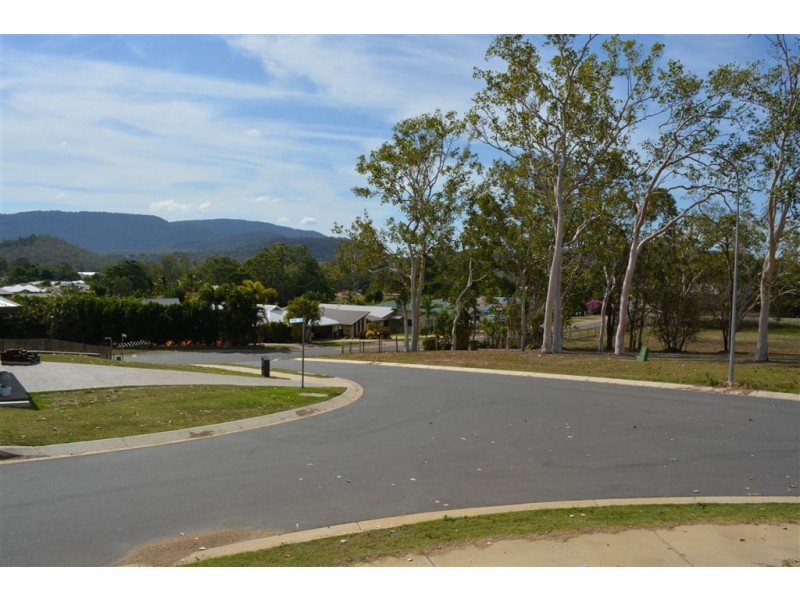 70 Valley Drive, Cannonvale QLD 4802