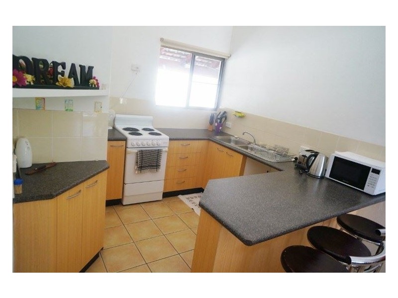 1/25 Manooka Drive, Cannonvale QLD 4802