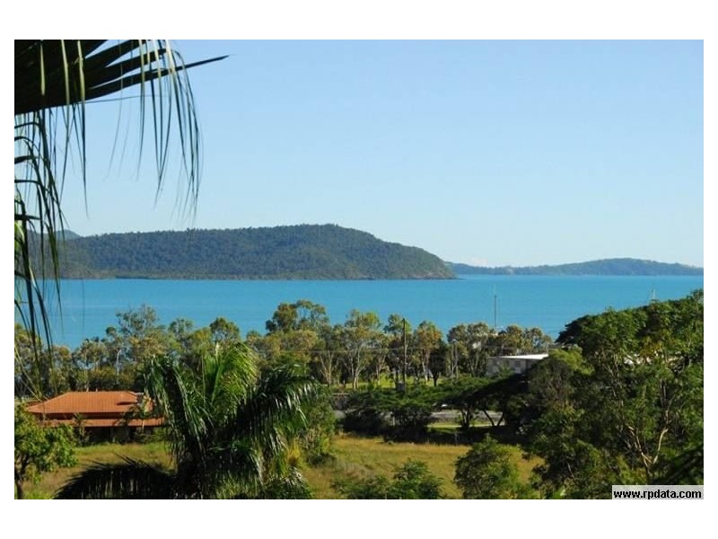 35 Jones Road, Cannonvale QLD 4802