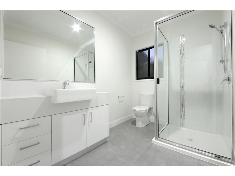 2 Scarlet Gum Crescent, Cannonvale QLD 4802