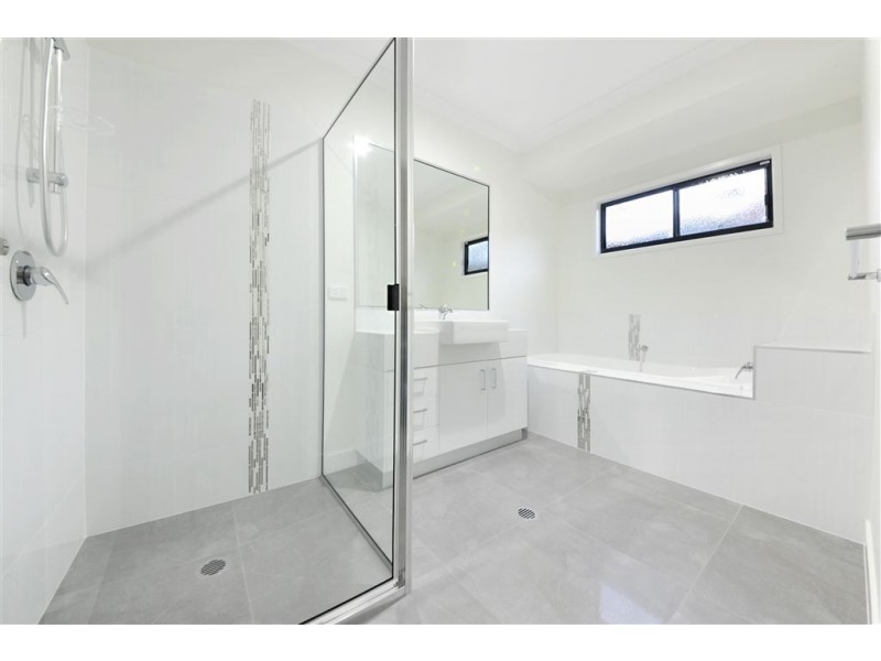 2 Scarlet Gum Crescent, Cannonvale QLD 4802