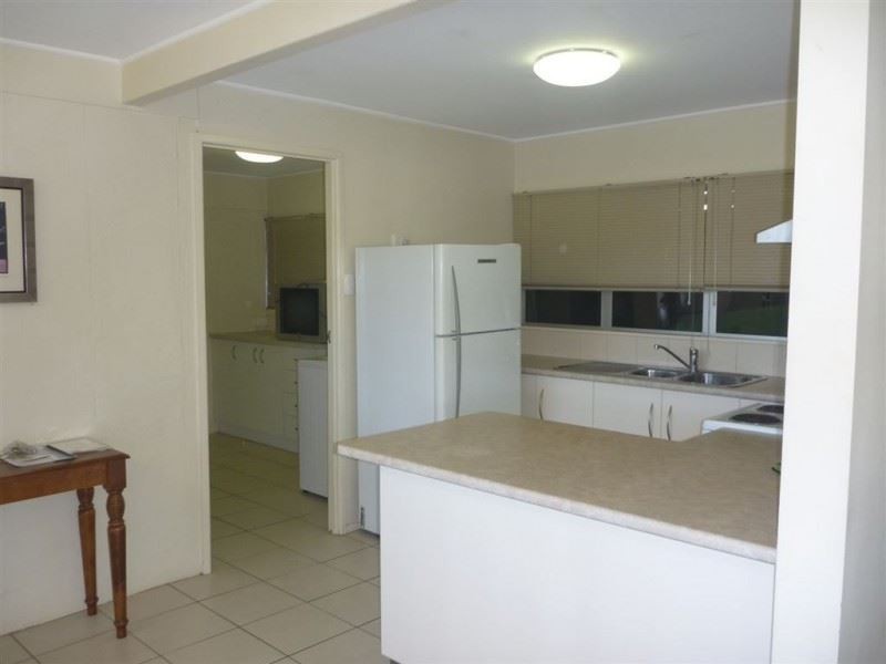2/36 Airlie Crescent, Airlie Beach QLD 4802