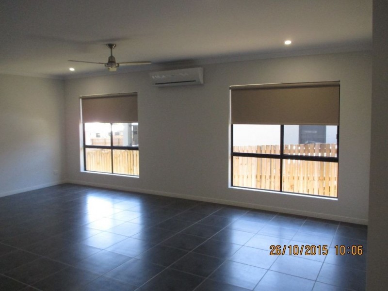 12 Pearl Street, Cannonvale QLD 4802
