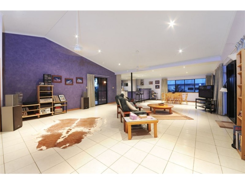 24 Illawong Street, Cannonvale QLD 4802