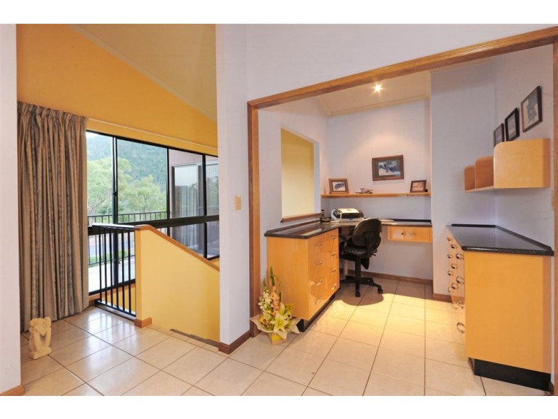 24 Illawong Street, Cannonvale QLD 4802