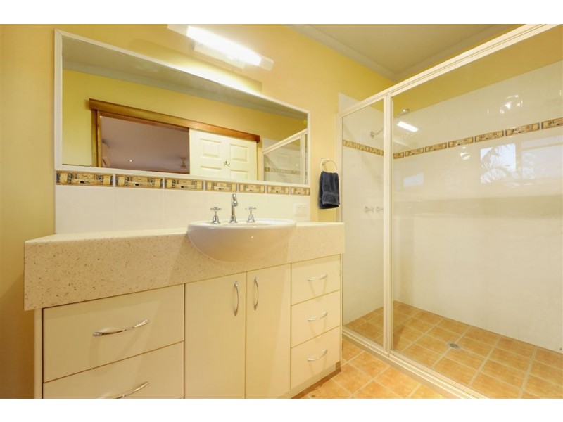 24 Illawong Street, Cannonvale QLD 4802