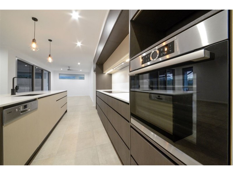 27 Stanley Drive, Cannon Valley QLD 4800