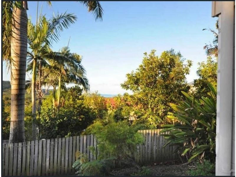 12 Hamilton Avenue, Cannonvale QLD 4802
