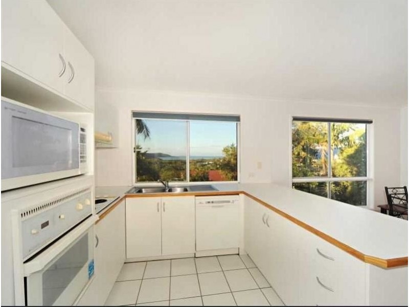 12 Hamilton Avenue, Cannonvale QLD 4802