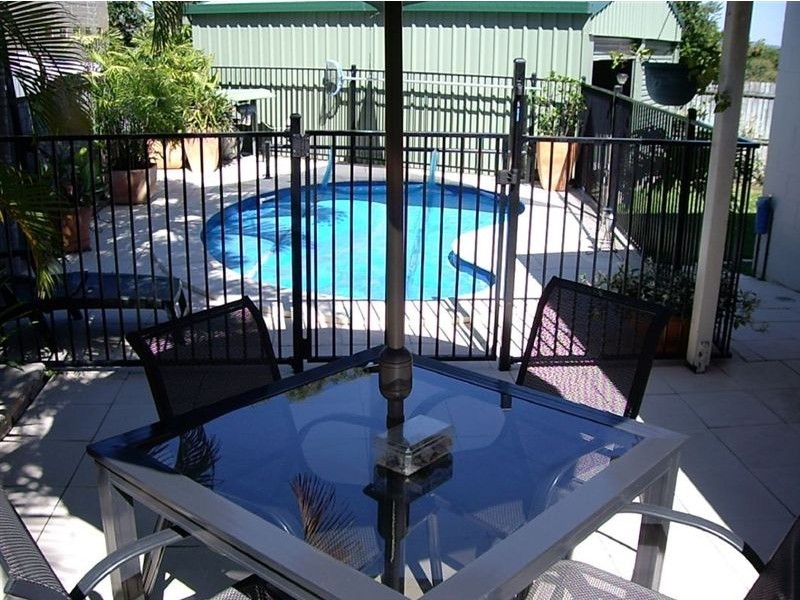 2/5 Lotus Lane, Bowen QLD 4805