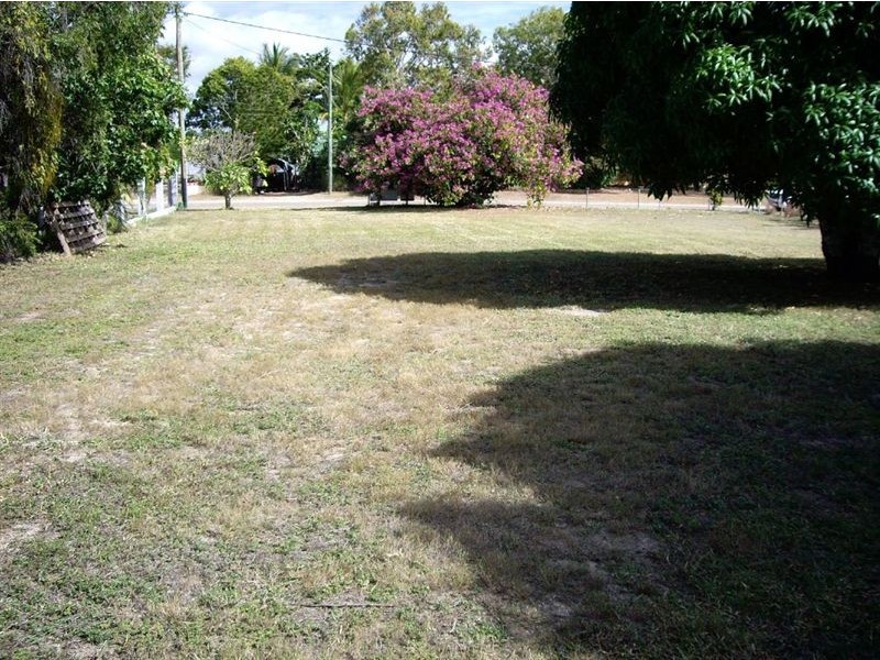 2/5 Lotus Lane, Bowen QLD 4805