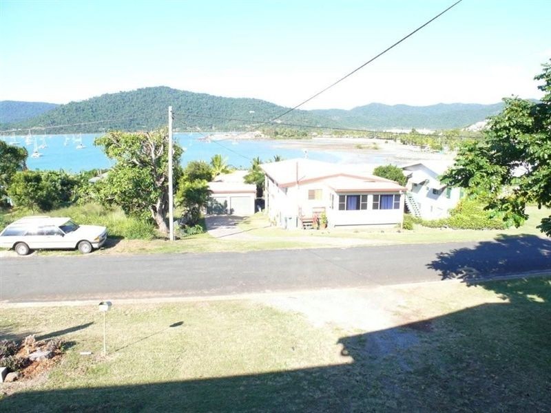 2 Hillcrest Avenue, Airlie Beach QLD 4802