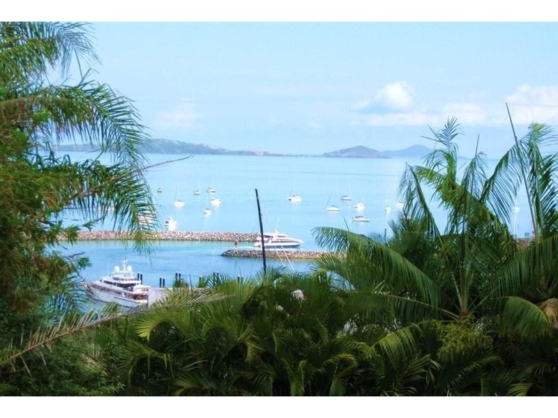 2 Kara Crescent, Airlie Beach QLD 4802
