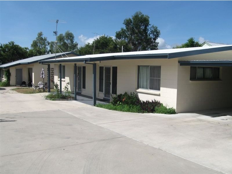2/57 Poole Street, Bowen QLD 4805