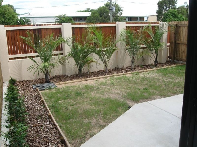 2/57 Poole Street, Bowen QLD 4805
