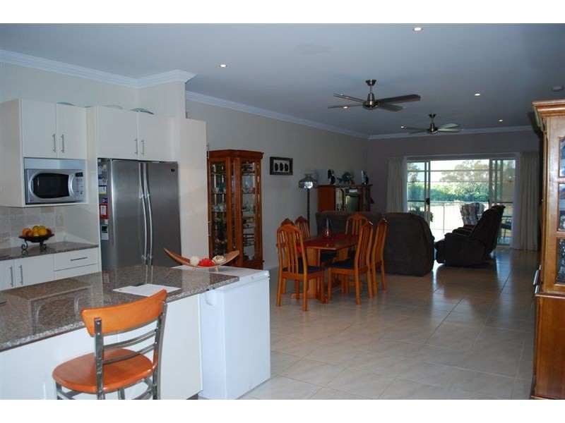 50/21 Shute Harbour Rd, Cannonvale QLD 4802